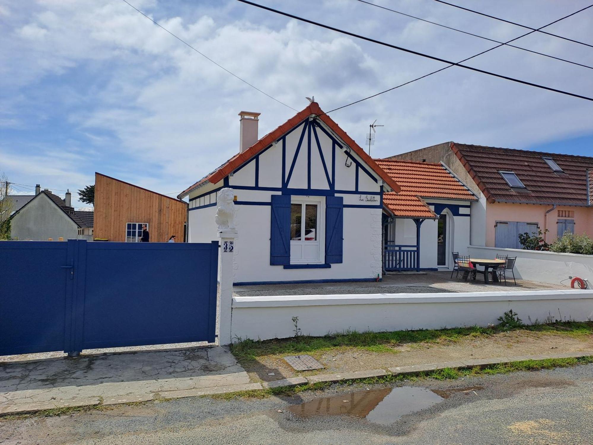Les Goelettes A 250 M De La Plage Barneville-Carteret Bagian luar foto