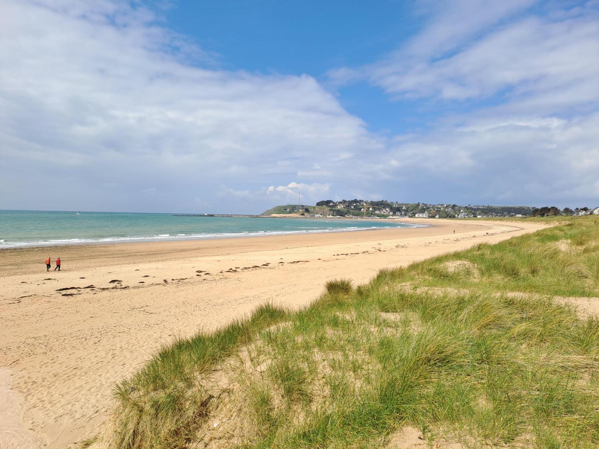 Les Goelettes A 250 M De La Plage Barneville-Carteret Bagian luar foto